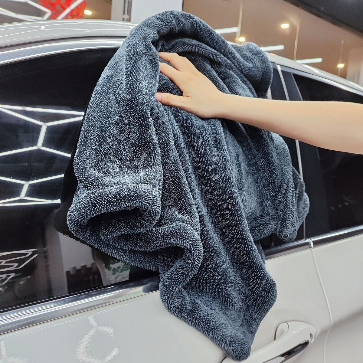 XL Microfiber Car Drying Towel - 1500 GSM - image 11
